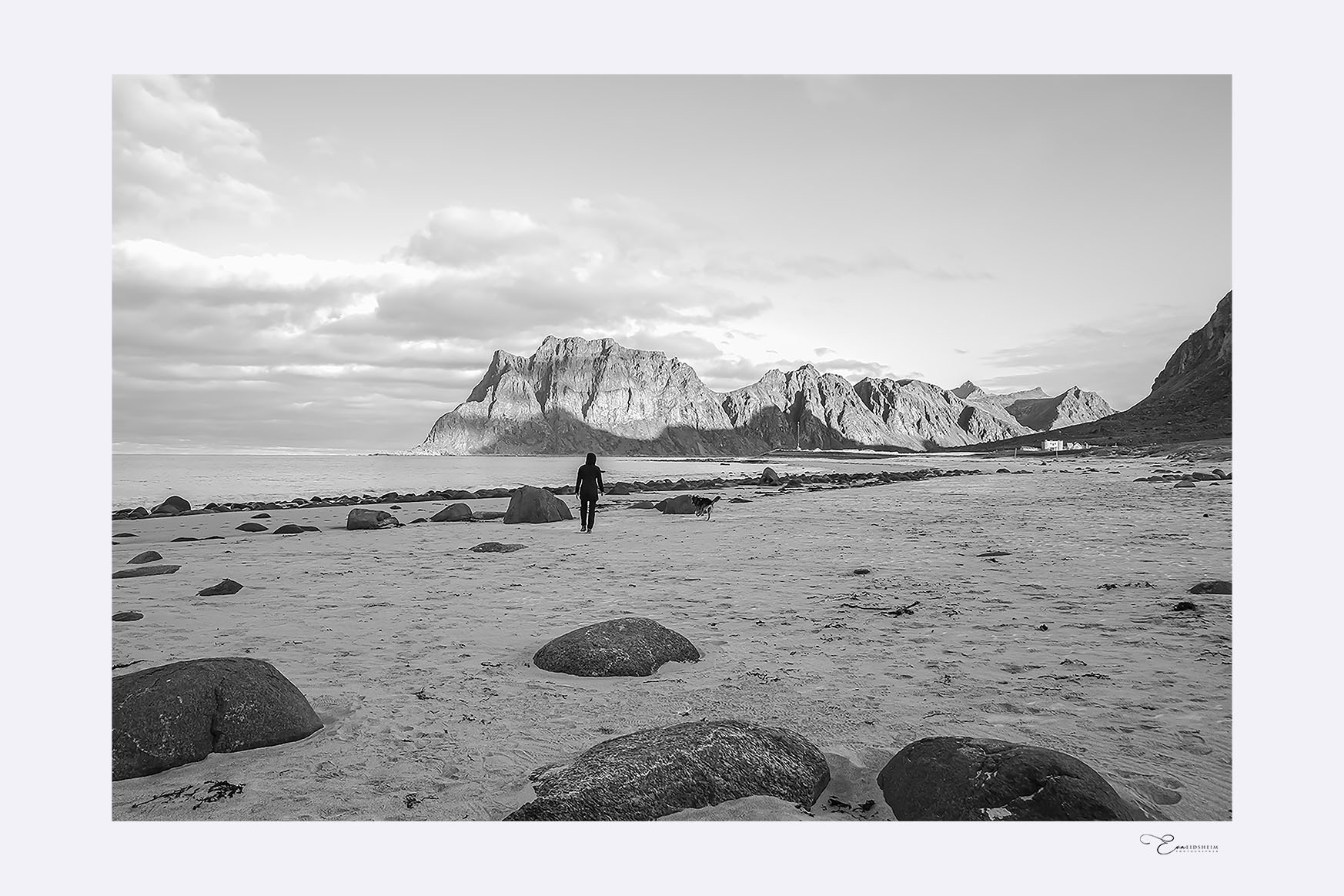 Fine Art Prints. Uttakleiv Beach I. Visit the gallery to the Norwegian photographer Eva Virkesdal Eidsheim.