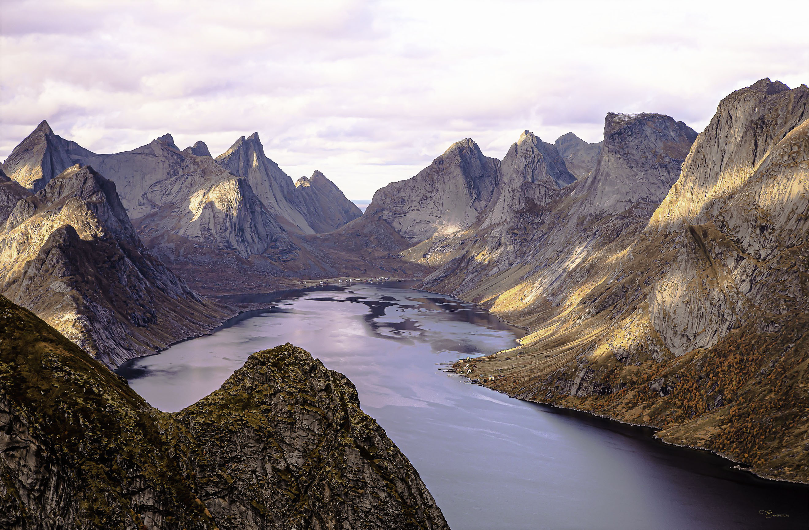 Fine Art Prints. View Reinebringen I. Visit the gallery to the Norwegian photographer Eva Virkesdal Eidsheim.