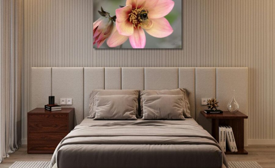 Fine Art Prints - Orange Dahlia with bumblebee I. All photographs are available in a limited edition of only 250 prints. Visit the gallery to the Norwegian photographer Eva Virkesdal Eidsheim.