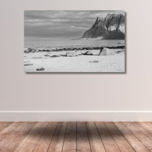 Fine Art Prints. Uttakleiv Beach IV. Visit the gallery to the Norwegian photographer Eva Virkesdal Eidsheim.